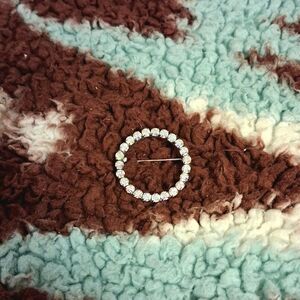 ✨ Vintage Aurora Borealis Rhinestone Circle Pin ✨